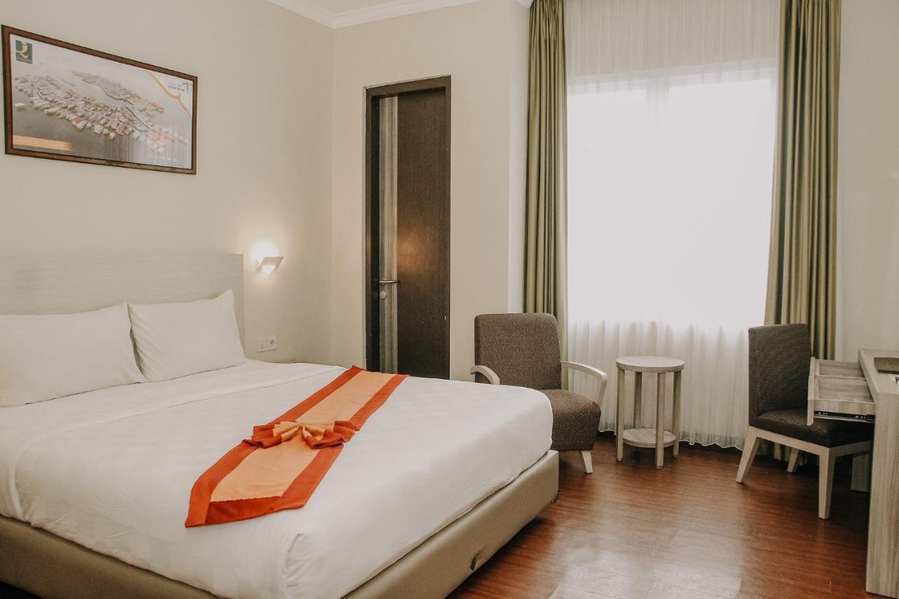 Hotel Grand Q Gorontalo Exterior photo