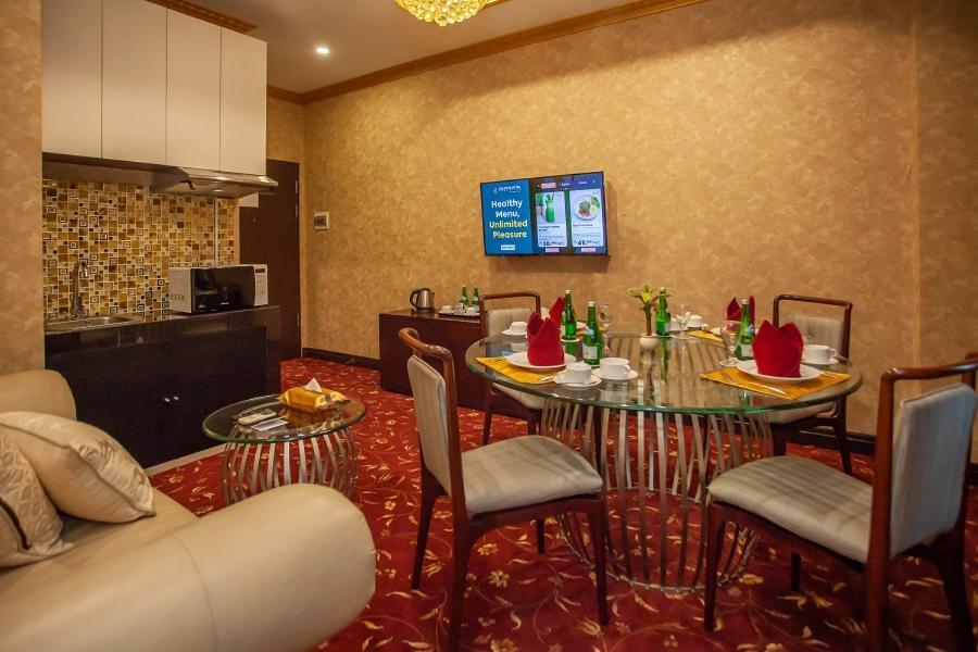 Hotel Grand Q Gorontalo Exterior photo