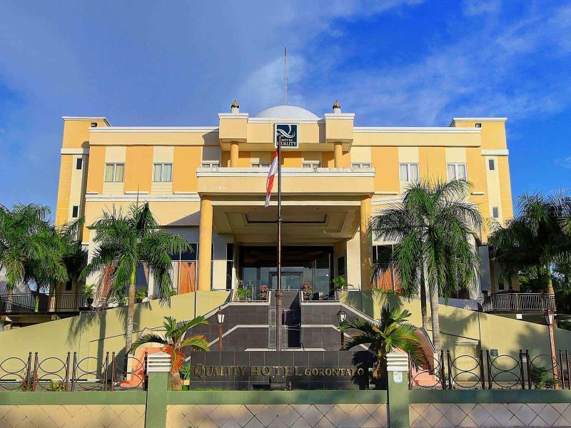 Hotel Grand Q Gorontalo Exterior photo
