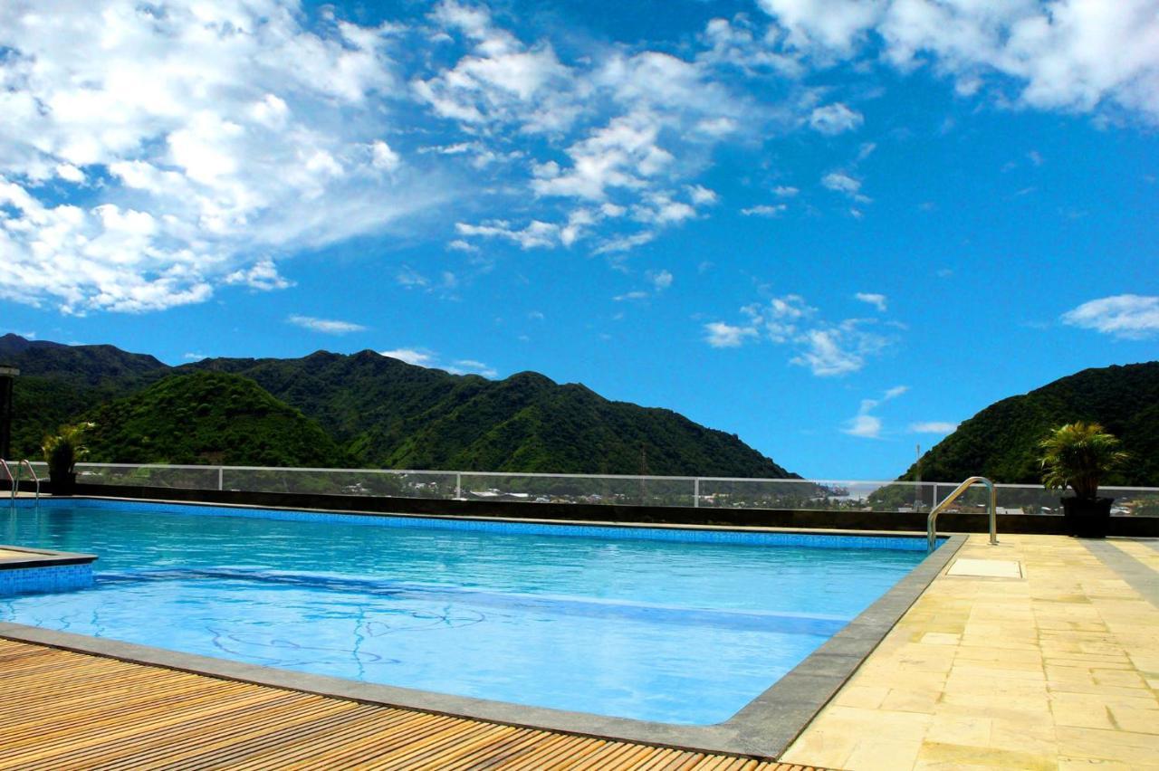 Hotel Grand Q Gorontalo Exterior photo